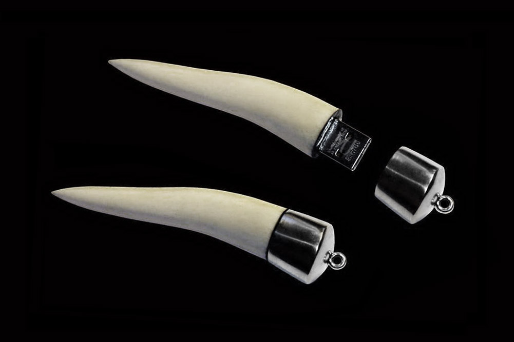 MJ - USB Flash Drive Wild Fang Edition - Silver, Platinum Gilding, Tiger Fang.