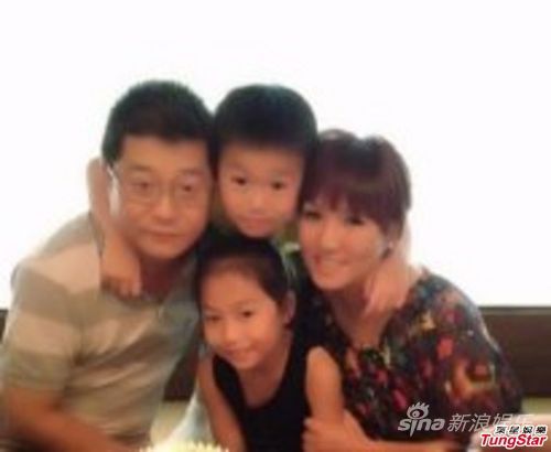 黎瑞恩与子女 曾智明